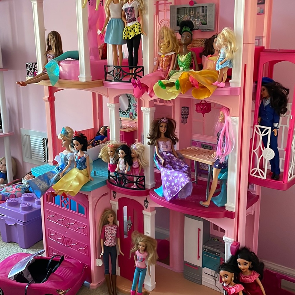 Barbie Dreamhouse Deluxe